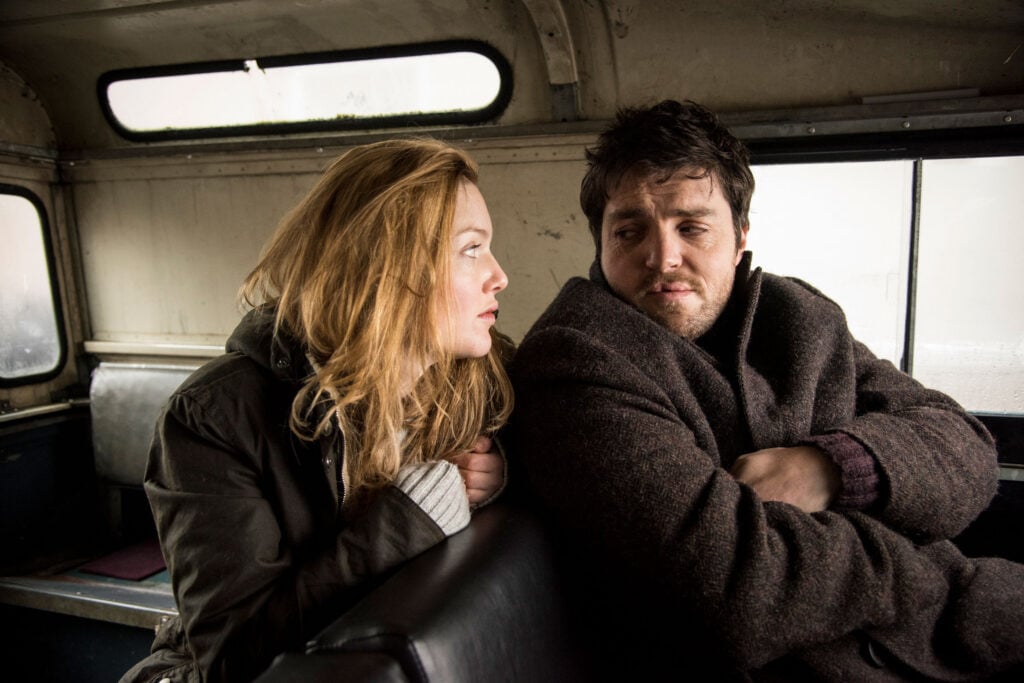 Strike and Robin in Landrover